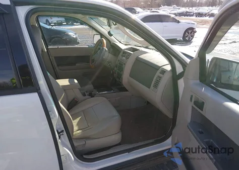 2009 Ford Escape Xlt z USA, uszkodzony, nr VIN 1FMCU93779KB56077